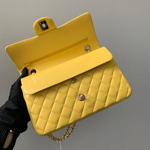 Classic Flap Medium Lambskin with Light GHW