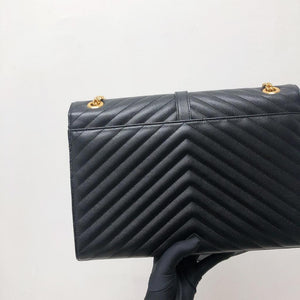 Envelope Large Flap in Chevron Quilted Leather Black