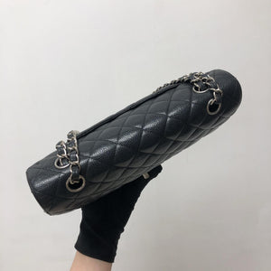 Classic Double Flap Caviar M/L in Black SHW