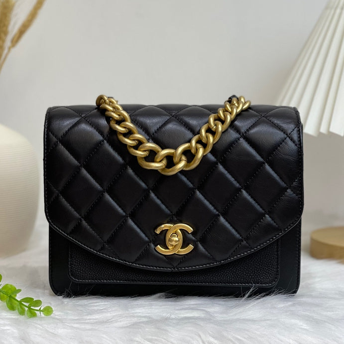 Chain Handle Flap Bag Lambskin Caviar Black GHW