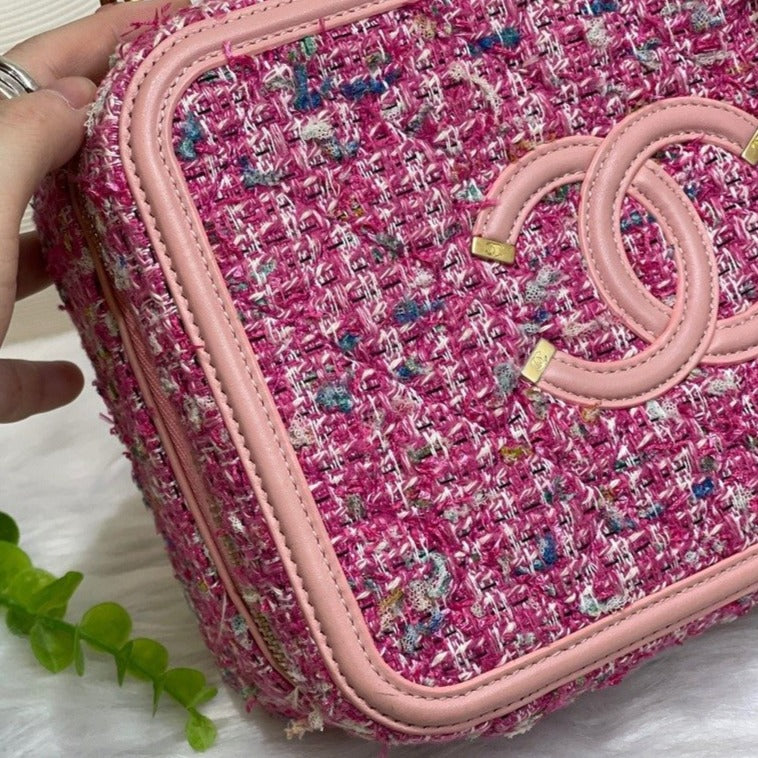 Filigree Vanity Case Medium Tweed Pink GHW