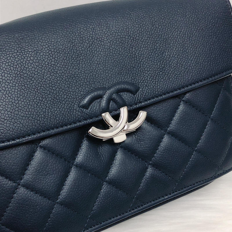 CC Blue Box Flap Medium in Grained Calfskin Quilted