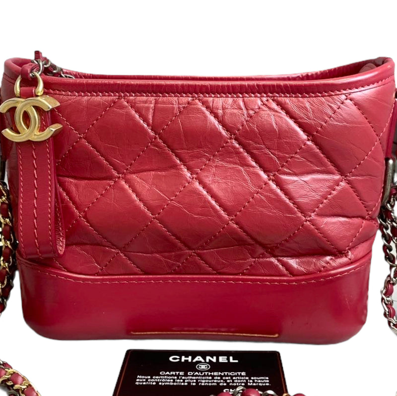 Aged Calfskin Quilted Small Gabrielle Hobo Red