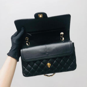 Classic Flap Black Medium Lambskin GHW