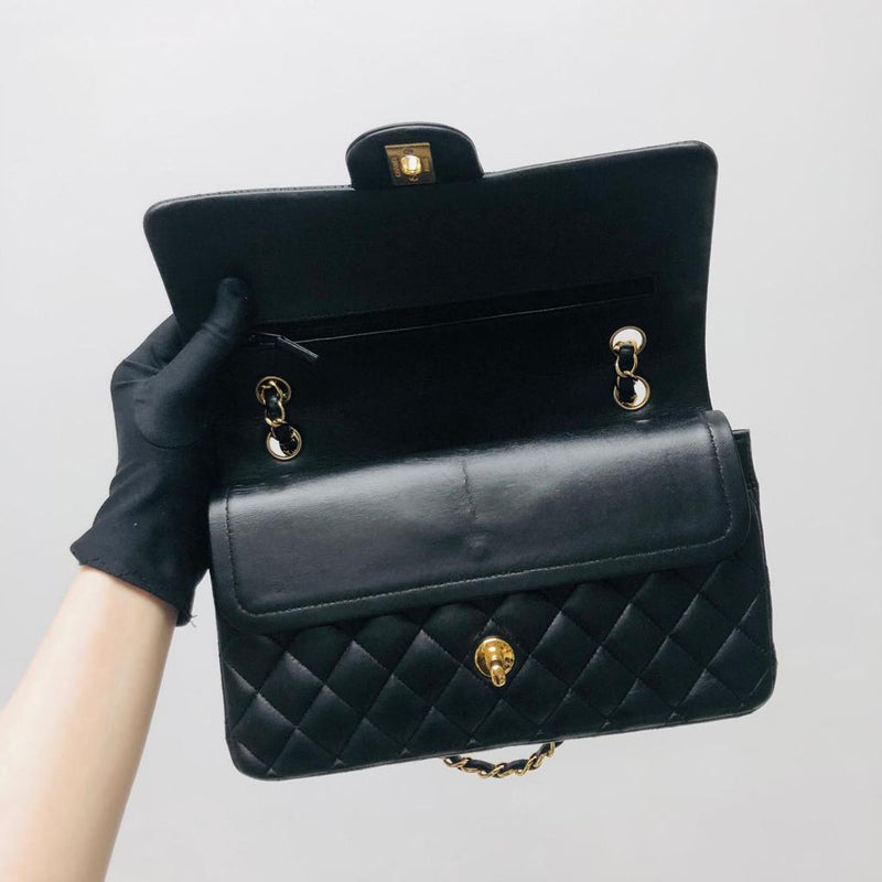 Classic Flap Black Medium Lambskin GHW