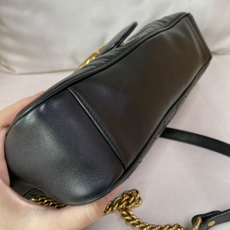 Medium GG Marmont Bag Calfskin Black GHW