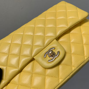 Classic Flap Medium Lambskin with Light GHW