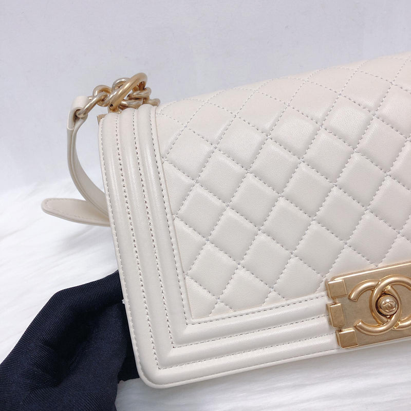 Old Medium Le Boy in Quilted Cream Calfskin with GHW