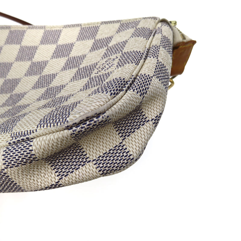 Pochette in Damier Azur