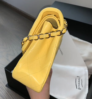 Classic Flap Medium Lambskin with Light GHW