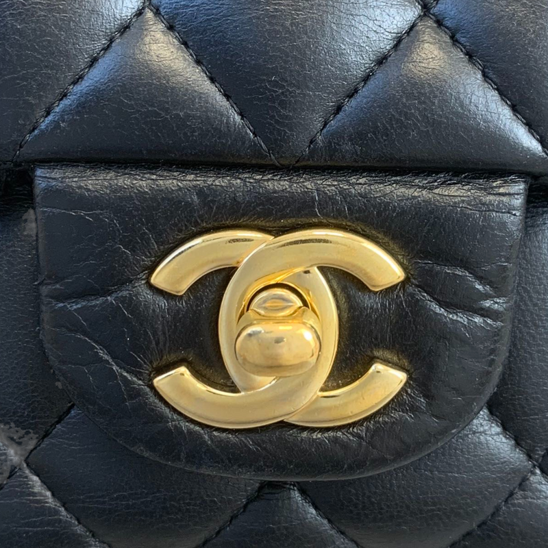 Classic Flap Medium Lambskin Black GHW