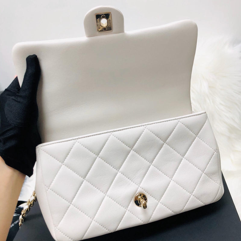 Medium Flap in White Quilted Lambskin Leather with Resin Bi-Colour Chain