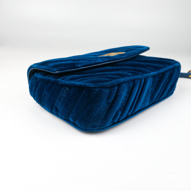 BB Round bag in Velvet Royal Blue