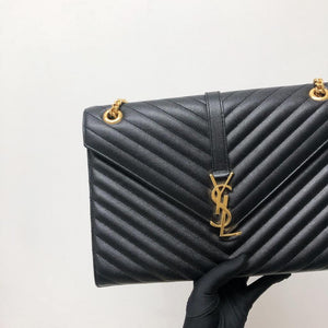 Envelope Large Flap in Chevron Quilted Leather Black