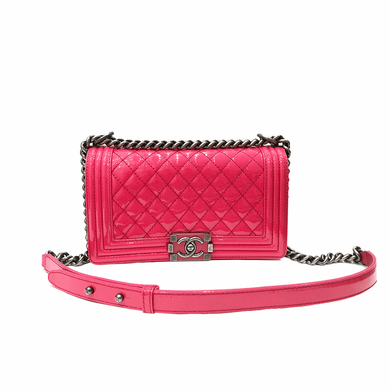 hot pink chanel wallet on