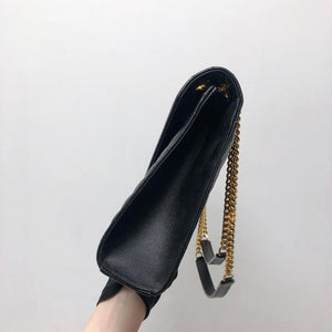 Envelope Large Flap in Chevron Quilted Leather Black