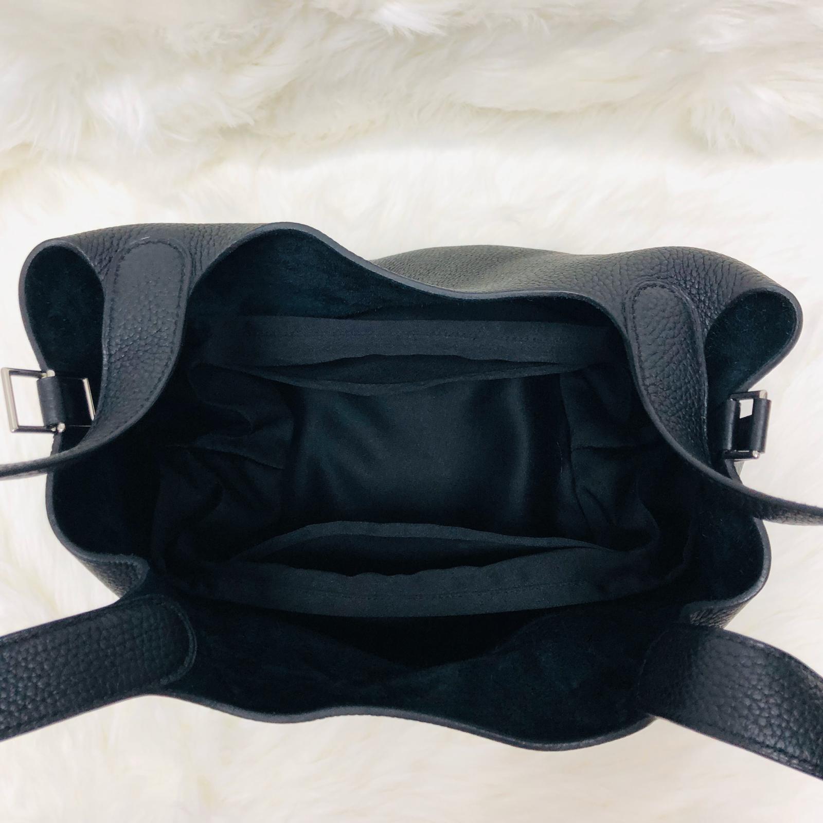 DEEB7897-9638-4423-A5DE-