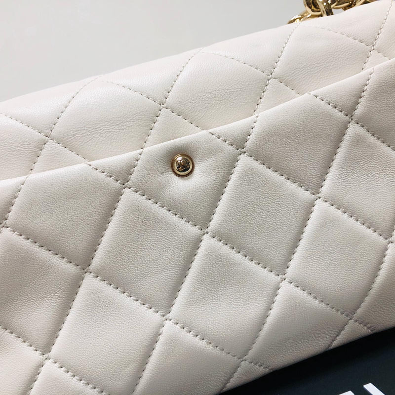 Medium Flap in White Quilted Lambskin Leather with Resin Bi-Colour Chain