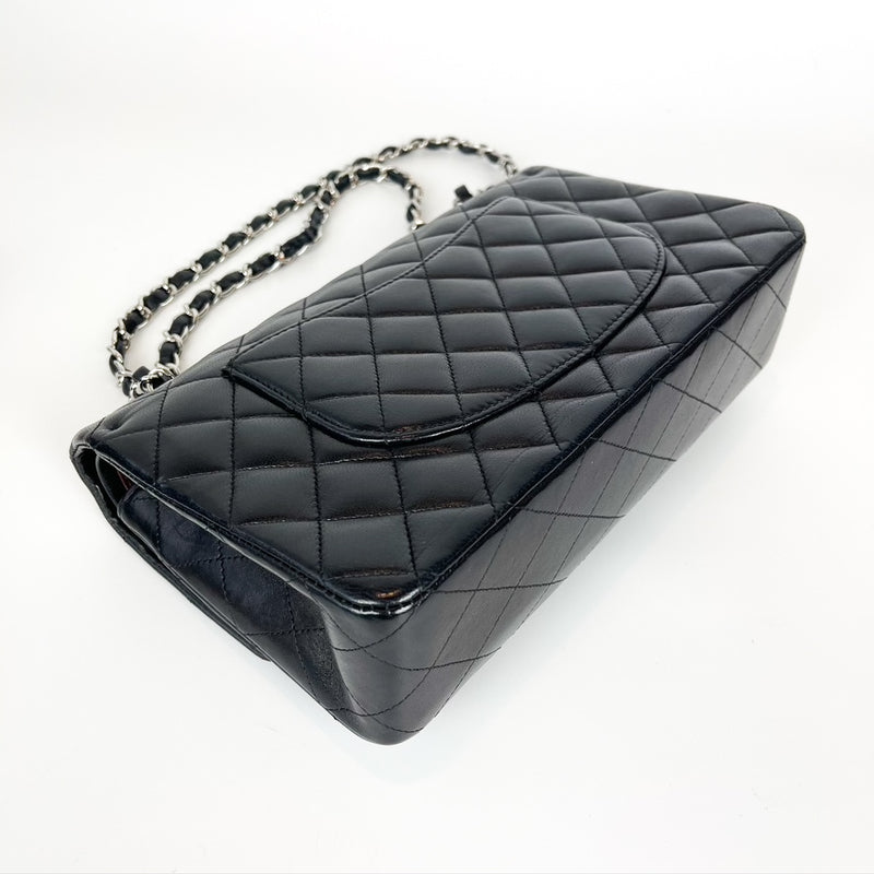 Classic Flap Medium Lambskin Black SHW