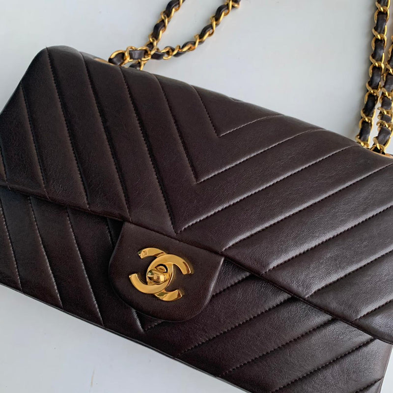 Chanel vintage sales chevron flap bag