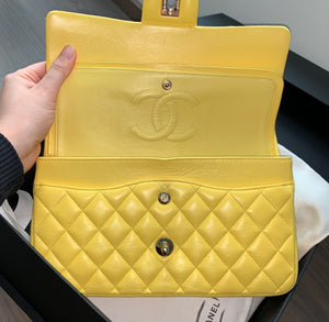 Classic Flap Medium Lambskin with Light GHW