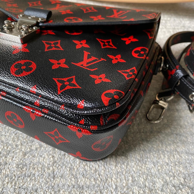 monogram infrarouge pochette