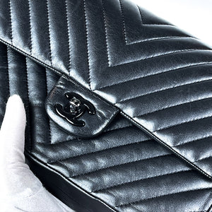 Medium Classic Double Flap So Black Chevron Bag