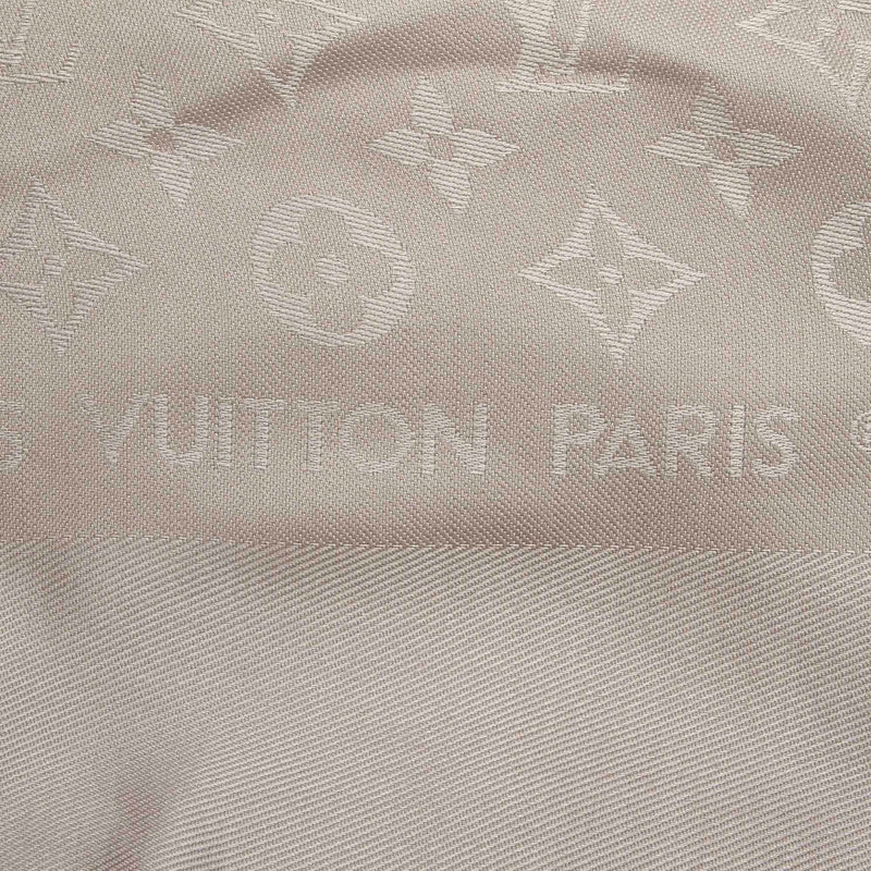 Châle beyond monogram silk scarf Louis Vuitton White in Silk - 18763221