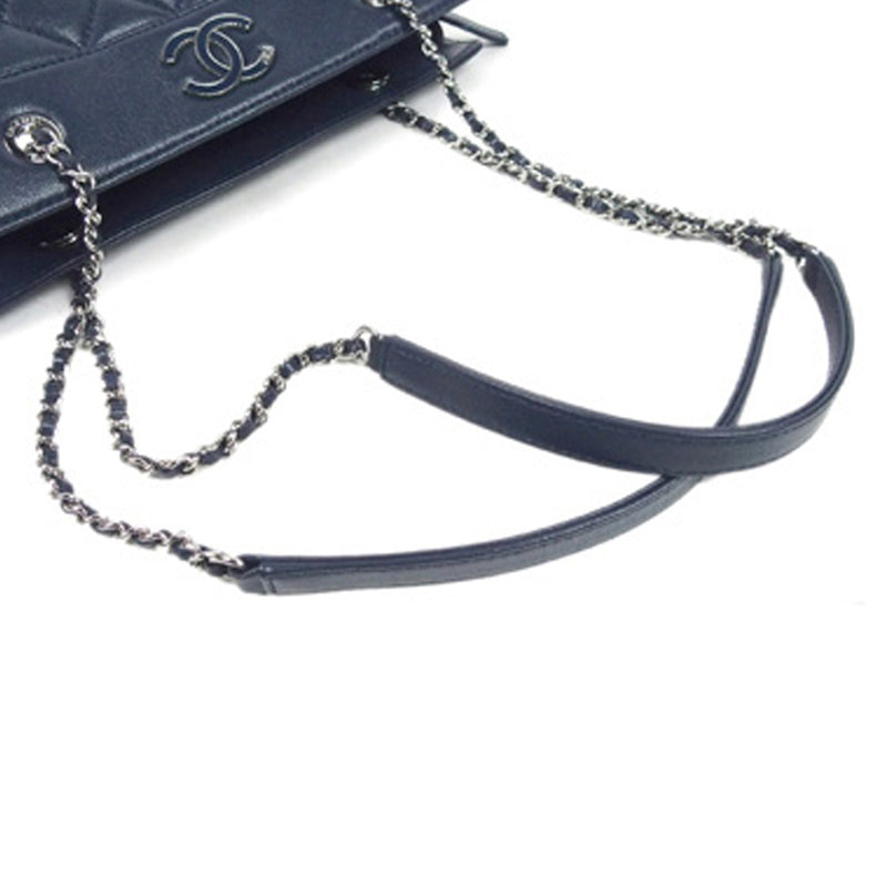 CC Matelasse Leather Chain Shoulder Bag