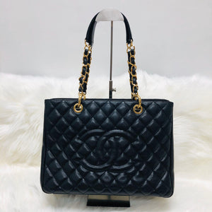 Chanel Black Caviar GST Leather Grand Shopping Tote in Black