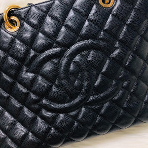 Chanel Black Caviar GST Leather Grand Shopping Tote in Black