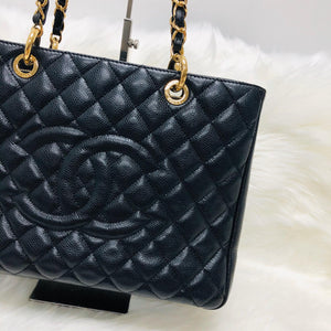 Chanel Black Caviar GST Leather Grand Shopping Tote in Black