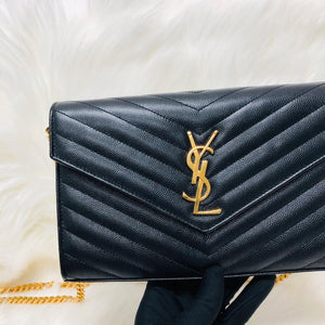 Medium Grain de Poudre Envelope Wallet on Chain in Black