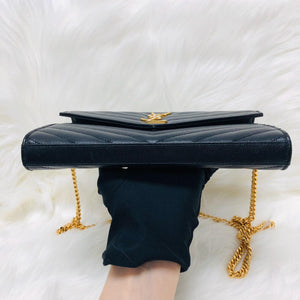 Medium Grain de Poudre Envelope Wallet on Chain in Black