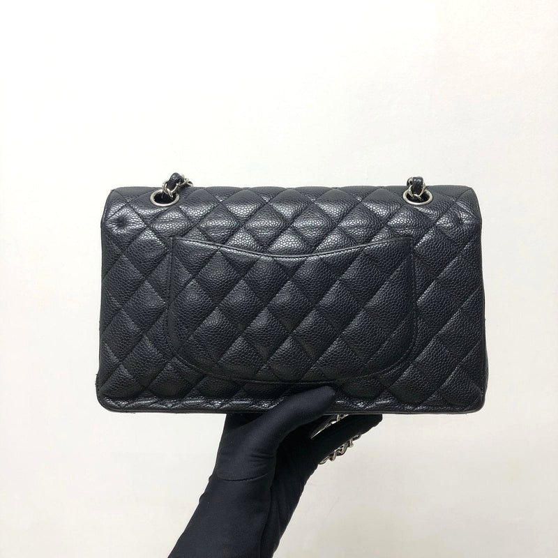 Classic Double Flap Caviar M/L in Black SHW