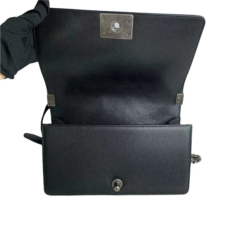 Chevron Boy Medium Caviar Black RHW