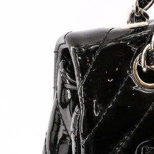 Classic Jumbo in Chevron Patent Leather with SWH Black
