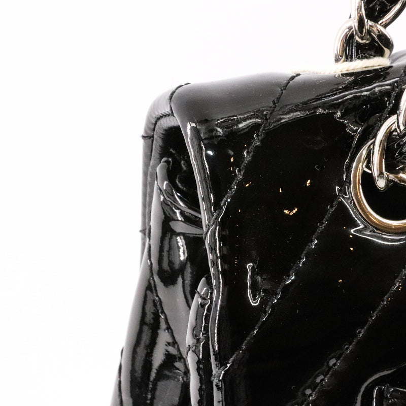 Classic Jumbo in Chevron Patent Leather with SWH Black