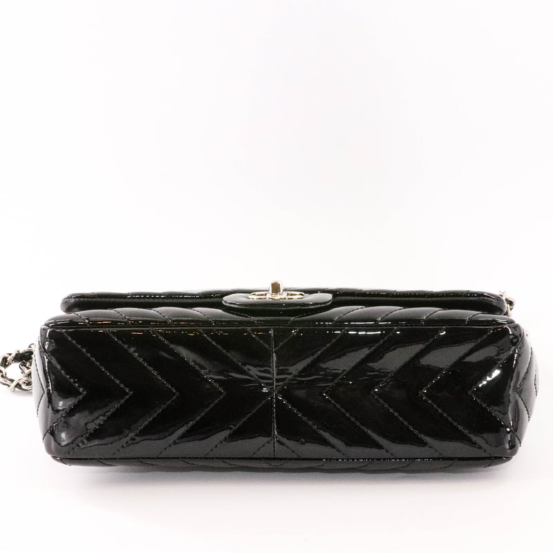 Classic Jumbo in Chevron Patent Leather with SWH Black