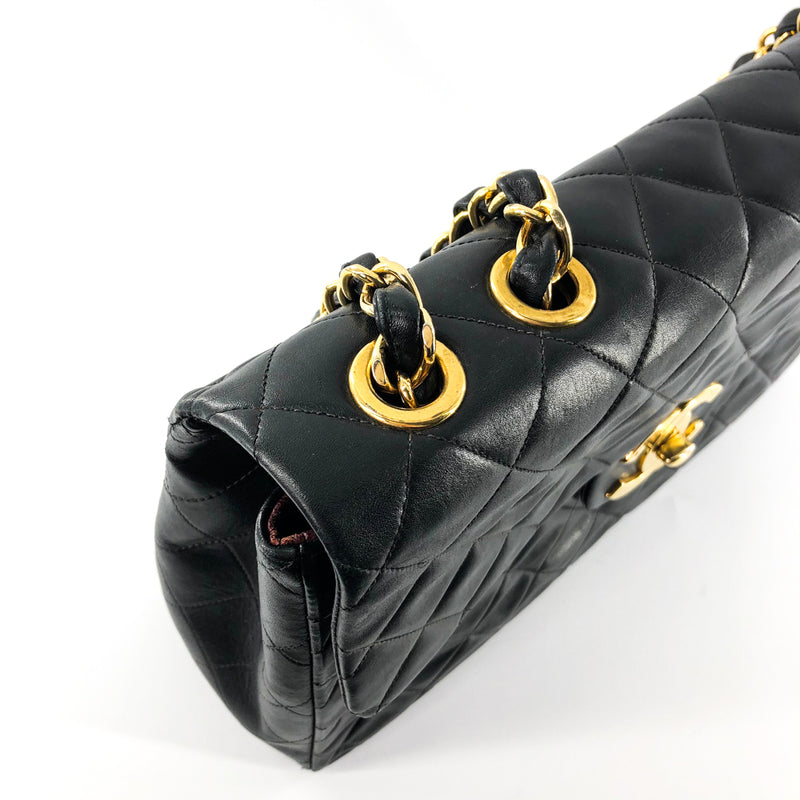 Vintage Jumbo XL Flap Lambskin Leather with GHW