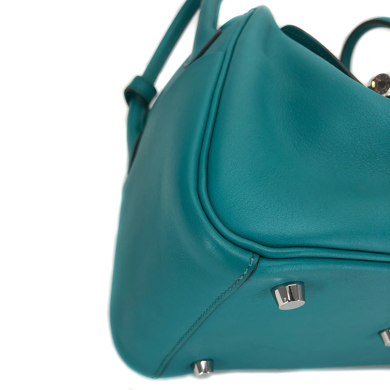 Lindy 26 in Blue Lagoon Swift Leather