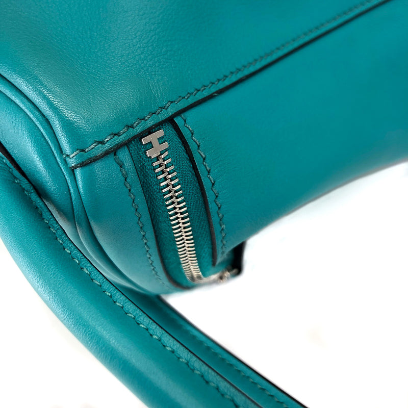 Lindy 26 in Blue Lagoon Swift Leather