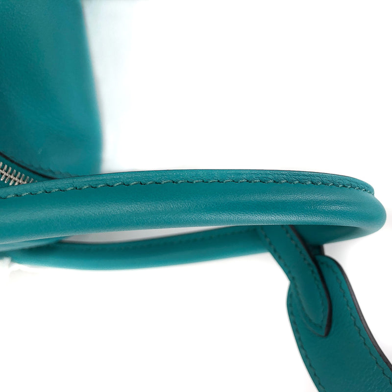 Lindy 26 in Blue Lagoon Swift Leather