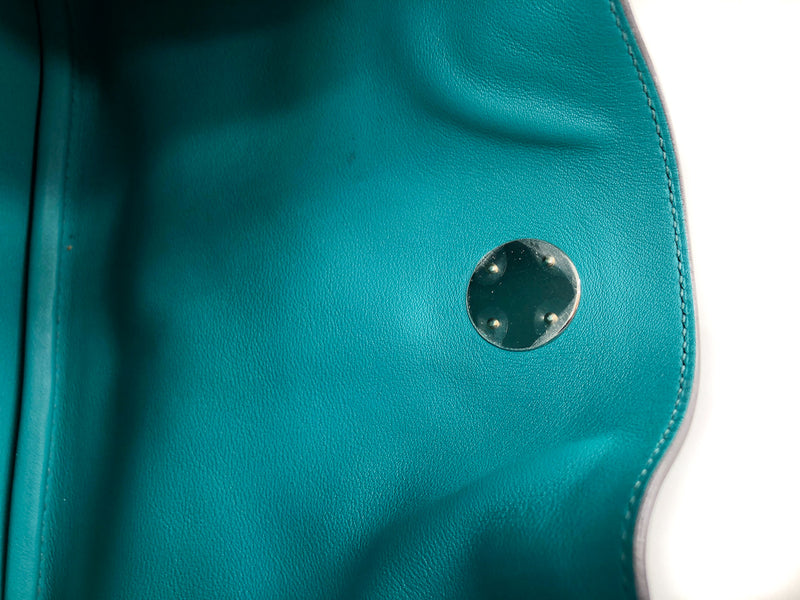Lindy 26 in Blue Lagoon Swift Leather