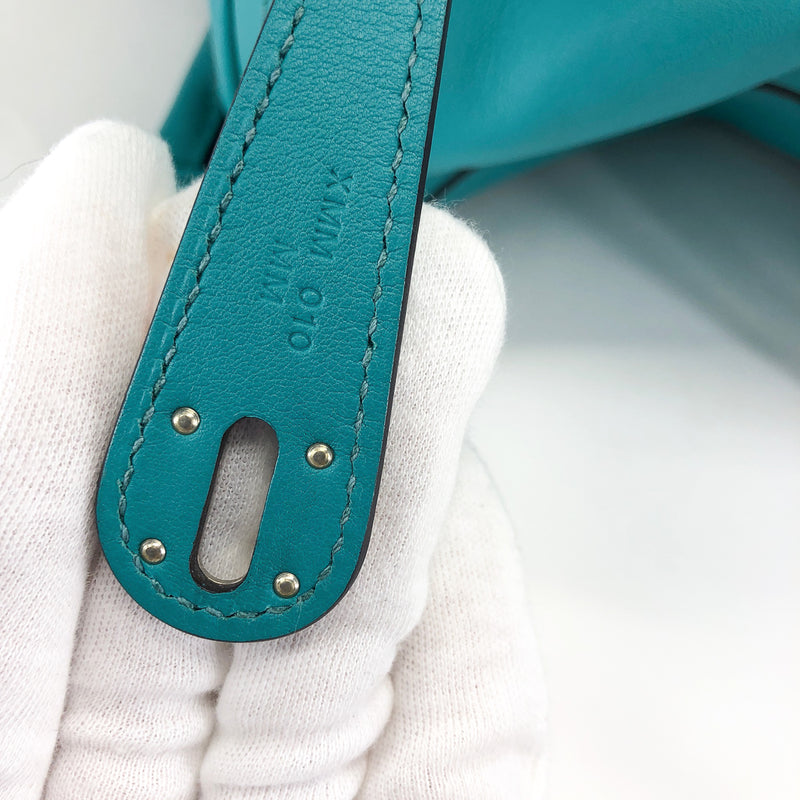 Lindy 26 in Blue Lagoon Swift Leather
