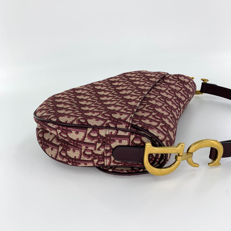 Oblique saddle bag burgundy