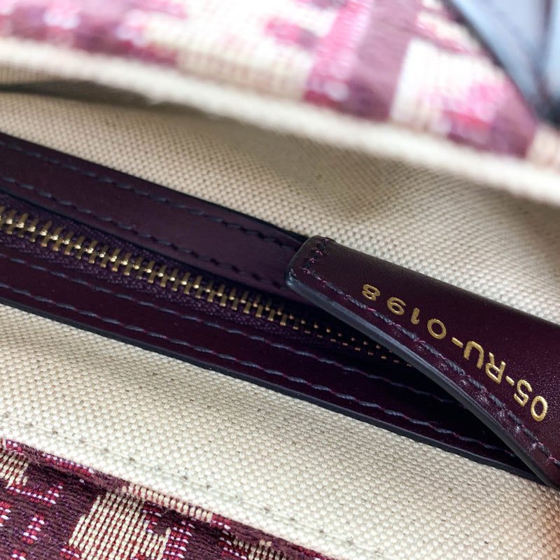 Oblique saddle bag burgundy