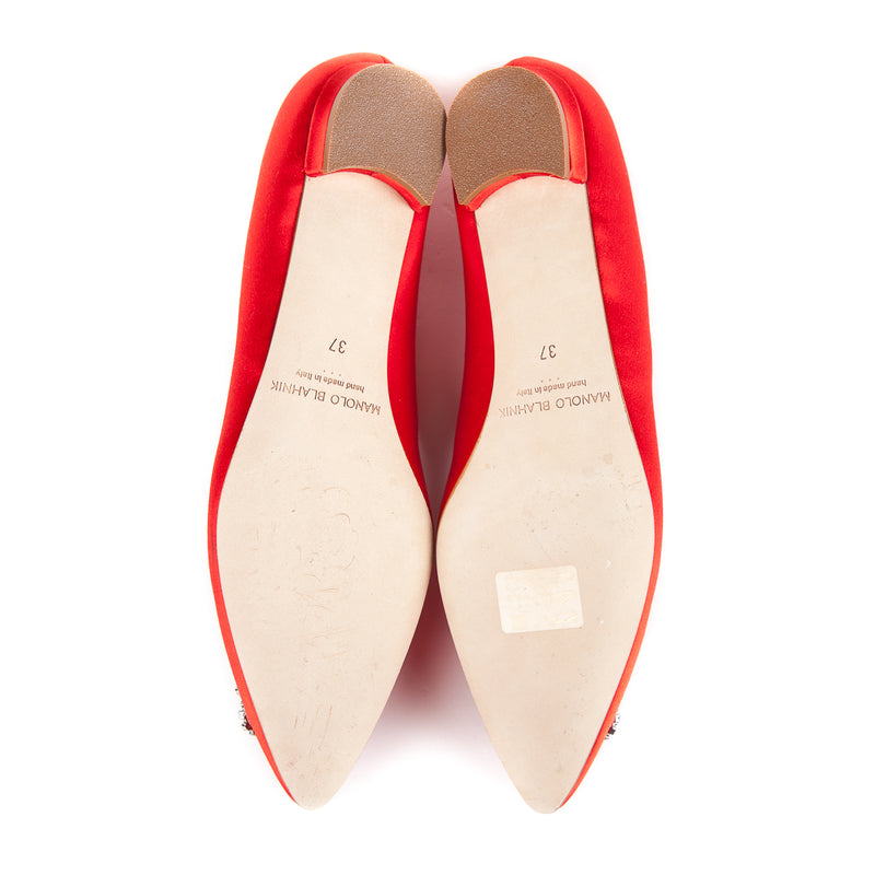 Hangisi Flats in Red