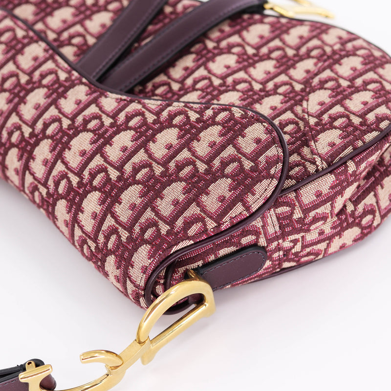 Oblique saddle bag burgundy