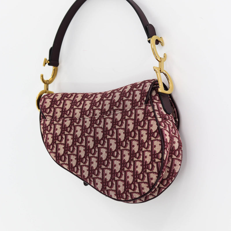 Oblique saddle bag burgundy